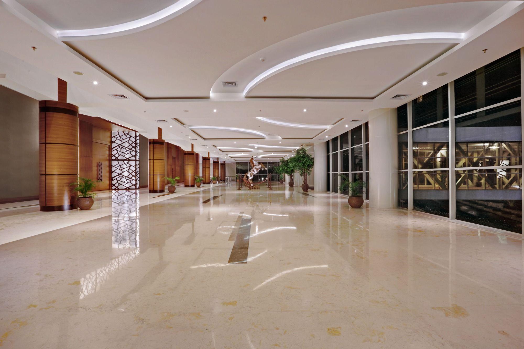 The Alana Yogyakarta Hotel And Convention Center Exteriör bild